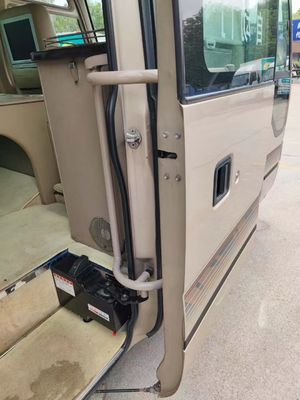 Автобус с 23 сиденьями с ручной коробкой передач