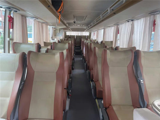 46 мест Автобусы Евро 5 Дизельные с ручной коробкой передач Автобус