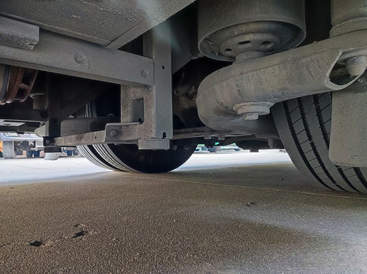 Роскошные розовые подержанные автобусы Euro 5 LHD Б/у дизельный автобус-шаттл на продажу