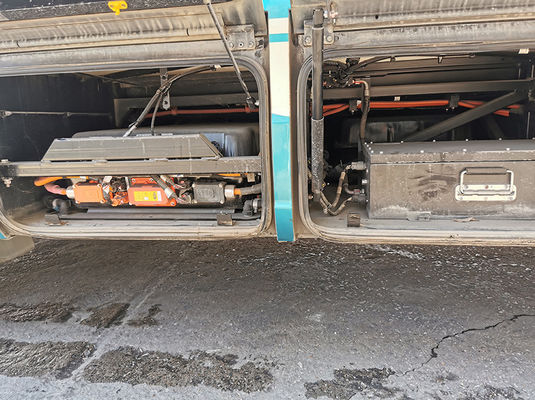 Леворульный подержанный роскошный автобус на 31 место с автоматической коробкой передач