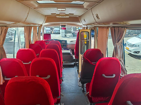 23 места Toyota Coaster экскурсионный автобус с ручной коробкой передач