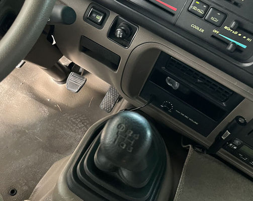 Использовано 23 места  Автобус 7м Бензин  Использованный микроавтобус