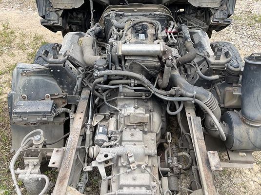 Isuzu подержанный грузовик грузовик 4KH1 Дизельный двигатель грузовик с двумя дверями для перевозки тяжелых грузов