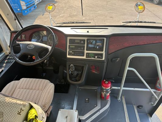 Подержанный школьный автобус, 36 мест, жёлтый, дизельный двигатель, левый руль, ZK6669DX7