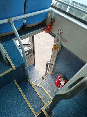 Подержанные полутораэтажные автобусы с 57-59 местами, LHD рулевое положение