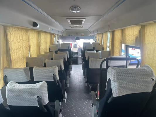 48-местный чисто электрический автобус KING LONG белого цвета, бывший в употреблении, с задней колеей 1860 мм и передней колеей 2054 мм