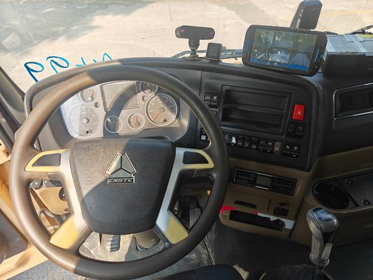 Двухместный желтый подержанный буксир Howo, произведенный в 2019 году